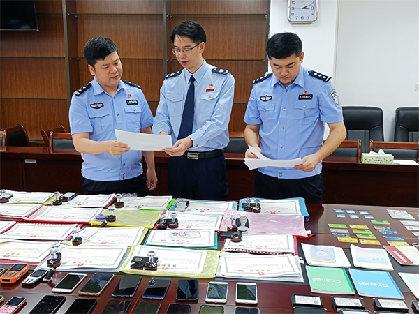 涉案金额18亿元 南宁警方破获特大虚开增值税发票案